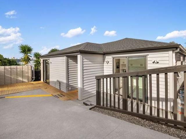 14A Riserra Drive, Ranui, Waitakere City