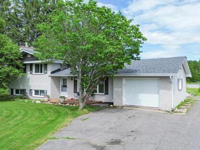 1506 Airport Rd, Sault Ste. Marie, ON, P6A 5K6 house for sale | Listing ID SM261539 | Royal LePage