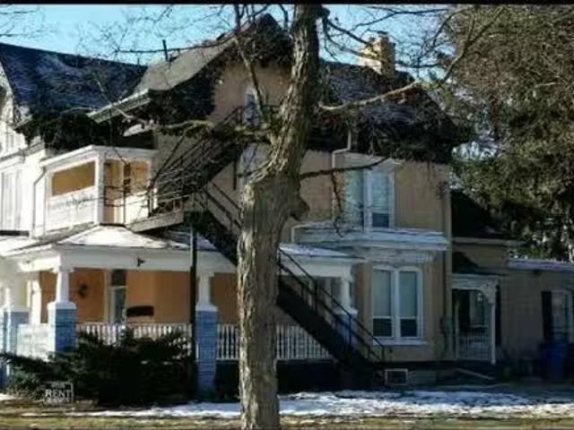 1500 Apartment in Brampton