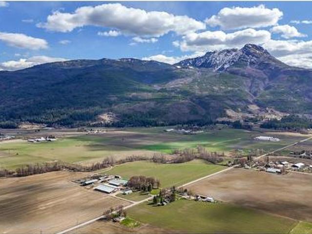 1500 Street Sw, Salmon Arm, BC, V1E 3B3 vacant land for sale | Listing ID 10381 | Royal LePage
