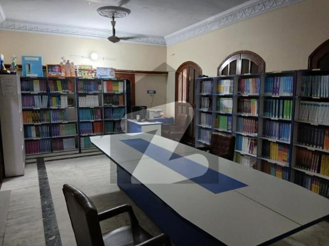 1500 Sq. Yds. Commercial Bungalow Gulshan e Iqbal Block 7