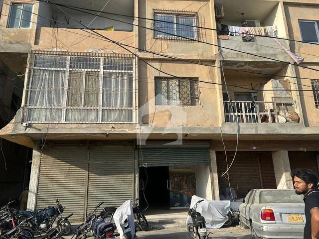 1500 sqft showroom available on rent