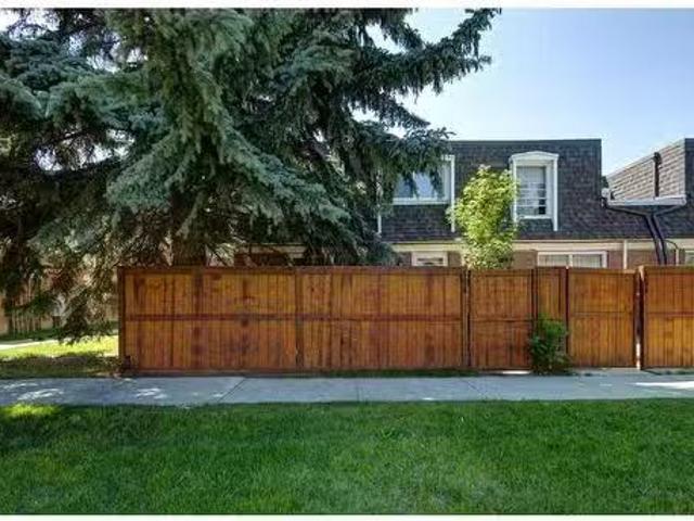 150 330 Canterbury Drive Sw, Calgary, AB, T2W 1H6 townhouse.