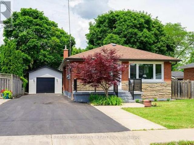 150 Howard Avenue, Hamilton, ON, L9A 2W8 house for sale | Listing ID X13491 | Royal LePage