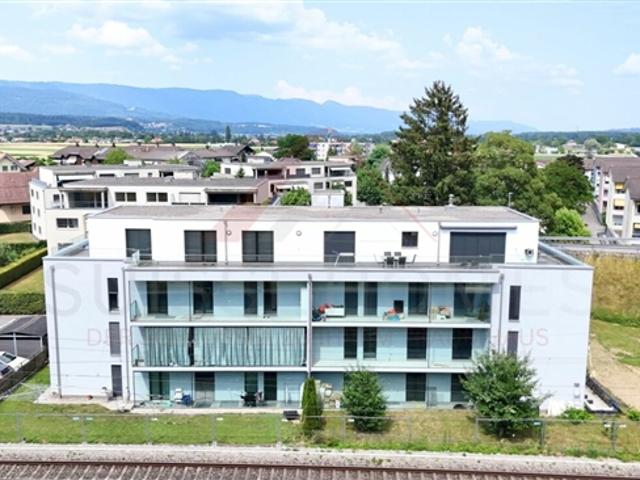 150 m² Wohnfläche | Helle 4.5 Zimmer Wohnung mit 2 Balkonen und Lift