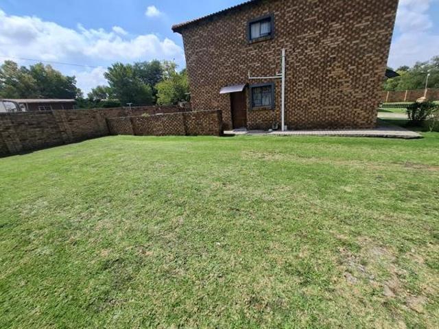 150 m² Land available in Evander
