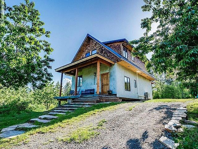 150 Suncrest Road Pass Creek, British Columbia