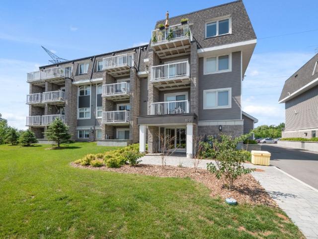 150 Whispering Winds Way 404 Ottawa, ON K1W 0L3