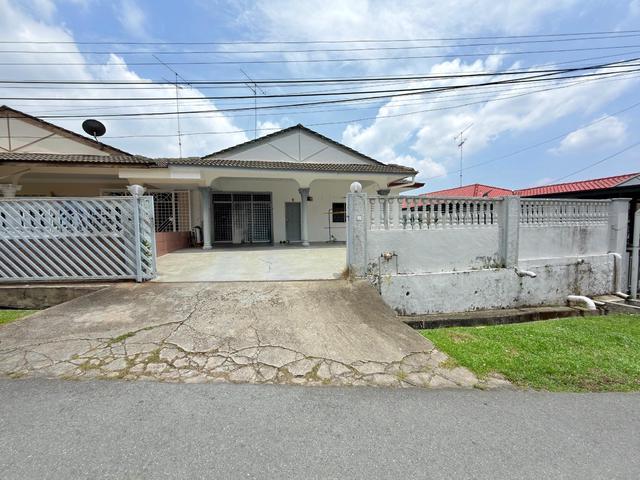 150k cash outSingle storey Semi Dnear sekolah chong Hwa