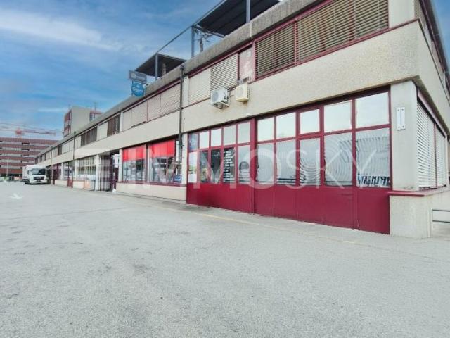 150m2 de surface commerciale en duplex à Nyon