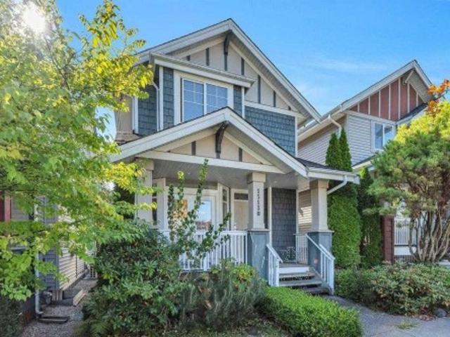 1513 Avenue, Surrey, BC, V3S 5J7 house for sale | Listing ID R3143 | Royal LePage