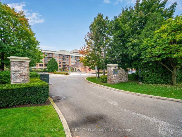 1513 Burloak Drive, Burlington | For Sale @ $949,000 | Condos. Ca