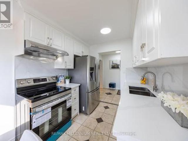 151 120 Nonquon Road, Oshawa, ON, L1G 7E6 townhouse for sale | Listing ID E12282 | Royal LePage