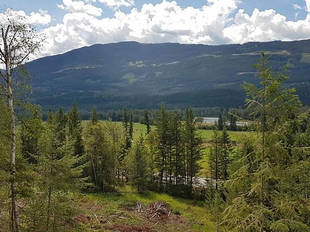 1525 Yellowhead Highway Clearwater, British Columbia