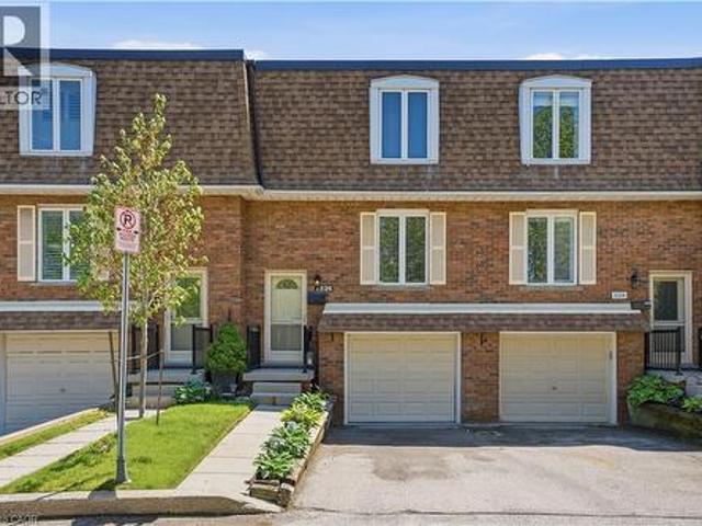 1526 Westminster Place, Burlington, ON, L7P 2B5 townhouse for sale | Listing ID 40833 | Royal LePage
