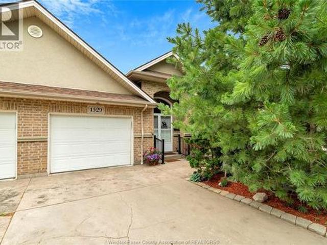 1529 Chateau, Windsor, ON, N8P 1M3 house for sale | Listing ID 26014 | Royal LePage