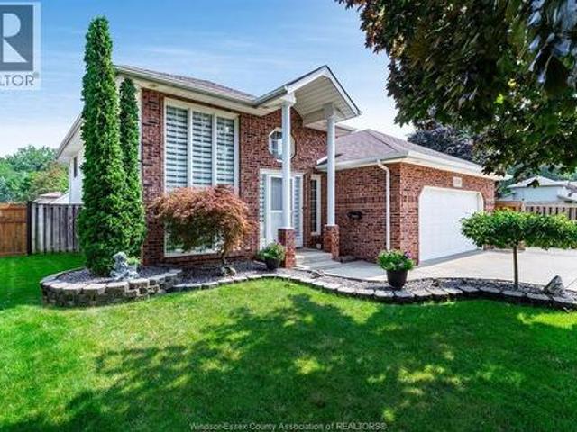 1520 Maple, Lasalle, ON, N9J 3L3 house for sale | Listing ID 26016 | Royal LePage
