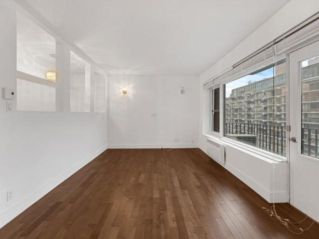 1520 Av. du Docteur Penfield, Montréal Ville Marie, QC H3G