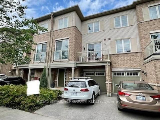 152 165 Hampshire Way, Milton | 2+1Beds/2Bath, Townhouse, $2,700/mo | Condos. Ca