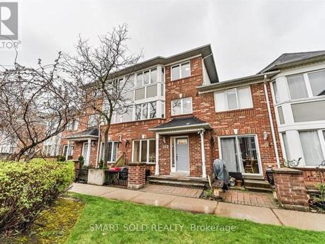 152 18 Clark Avenue W, Vaughan, ON, L4J 8H1 townhouse for sale | Listing ID N12173 | Royal LePage