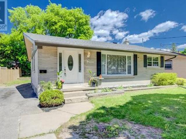 152 Clark Avenue, Kitchener, ON, N2C 1Y5 house for sale | Listing ID X13646 | Royal LePage