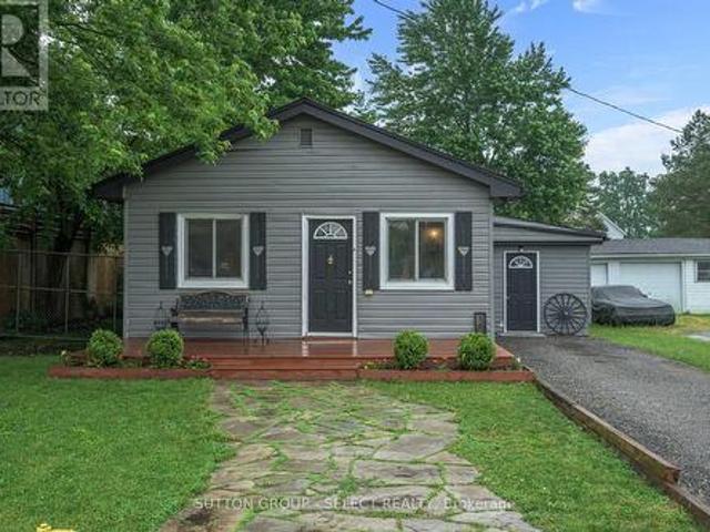 152 Elm Street, West Elgin West Lorne, ON, N0L 2P0 house for sale | Listing ID X13444 | Royal LePage