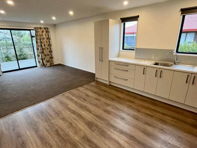 1/52 Harvey Terrace Townhouse