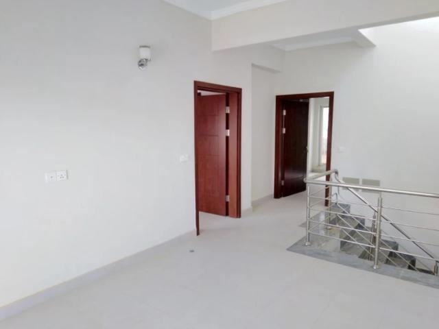 152 Sqyd House for Sale Bahria Town Karachi, Bahria Heights Apartments ID 72263