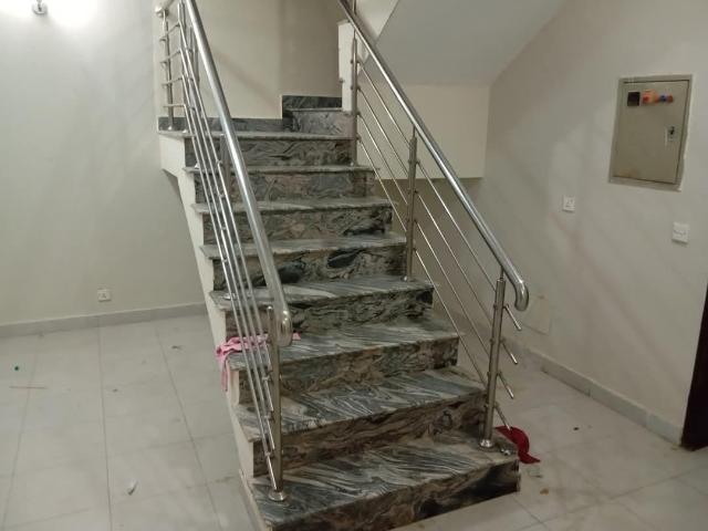 152 Sq. Yd Iqbal Villa for rent