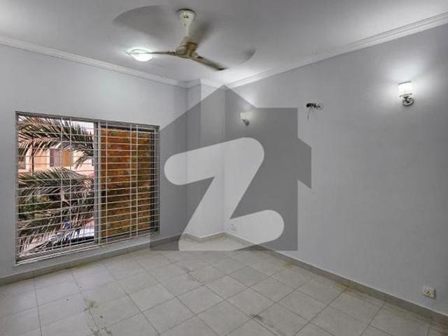 152 Sq Yd Villa at Murree Point in Precinct 11A, Bahria Town Karachi 3 Bedrooms, Drawing, Dining, Modern Kitchen & TV Lounge, with Park, Mosque, Gallery & Commercial nearby just 5 min drive from Main Gate. Bahria Town Precinct 11 A