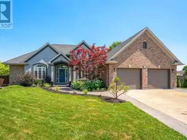 152 Redwood Court, Welland N. Welland, ON, L3C 7C4 house f.
