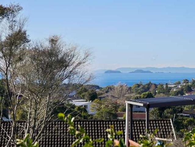 152A Weatherly Road, Torbay, North Shore City