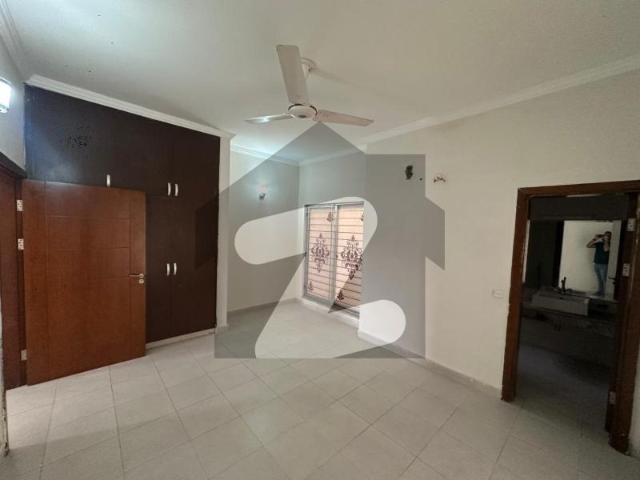 152sq yd 3 Bedrooms Luxury Villa is Available FOR RENT. 8km from Entrance of BTK. 3 Bed DDL 1 Kitchen Bahria Town Precinct 11 B