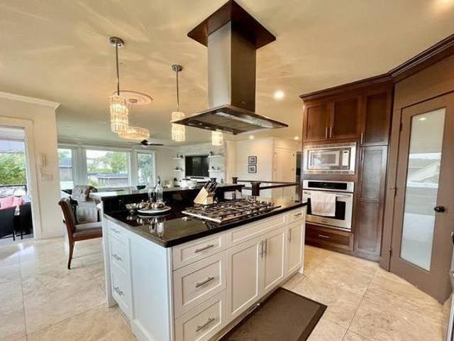 15341 Royal Avenue White Rock BC V4B 1M9 5 Bedroom House for 5775 month