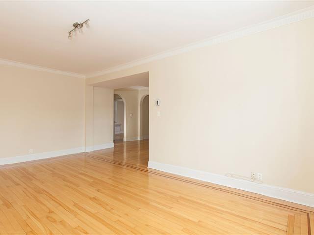 1535 Av. Summerhill