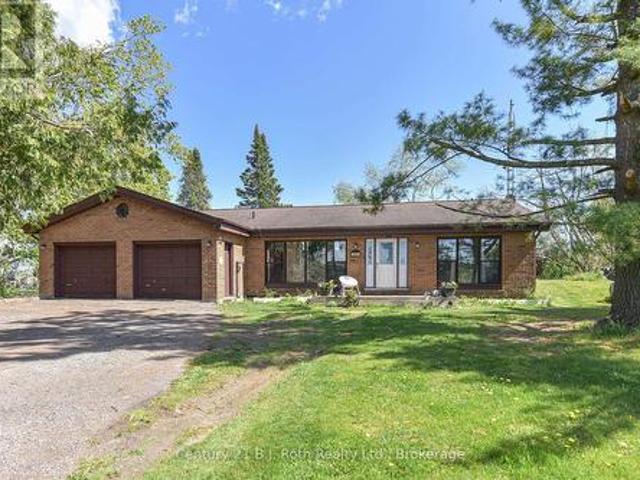 1535 1 / Side Road E, Oro Medonte, ON, L0L 1T0 house for sale | Listing ID S12180 | Royal LePage