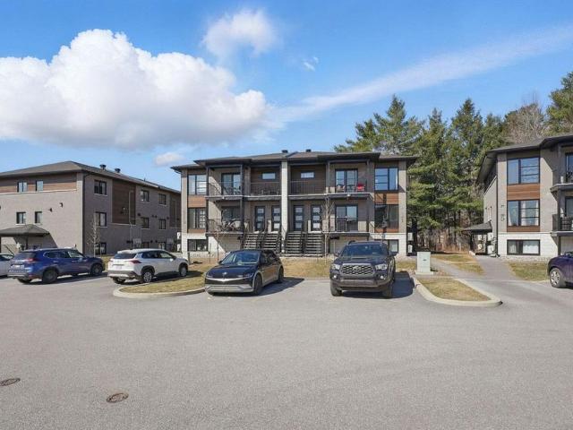 1537 2 1537 Boulevard Saint René Est, Gatineau