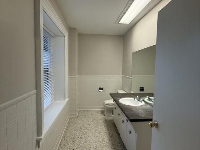 153 Norfolk Street, Guelph 5 Bedroom Apartment for Rent at 153 Norfolk St, Guelph, ON N1H 4J7 Guelph Downtown