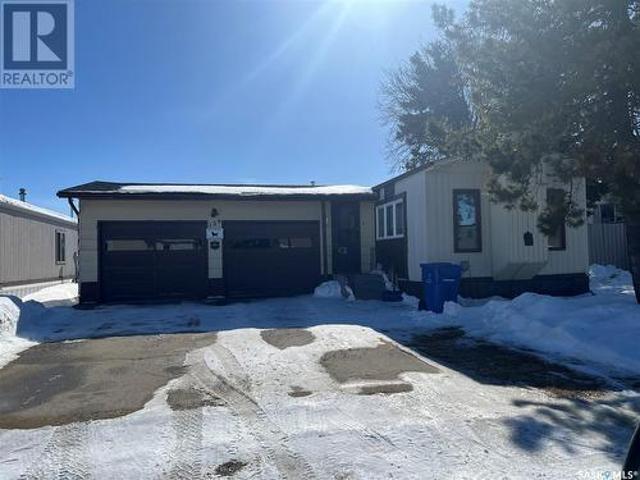 154 Cottonwood Drive, Sunset Estates, SK, S7B 0A4 house for.