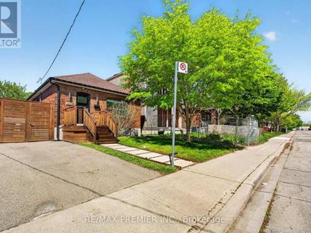 154 Fifth Street, Toronto, ON, M8V 2C7 house for sale | Listing ID W13230 | Royal LePage