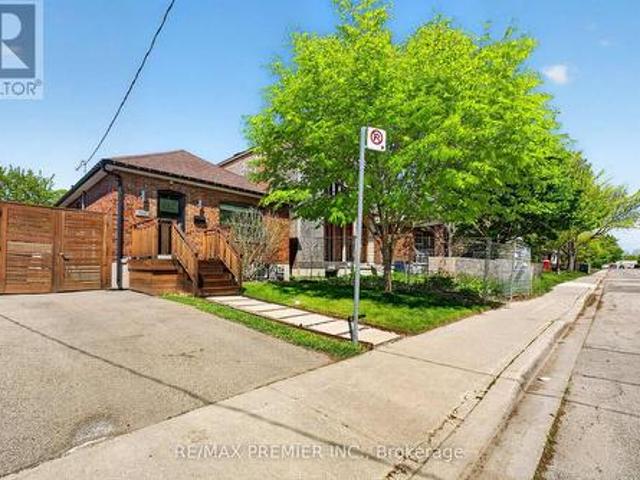 154 Fifth Street, Toronto, ON, M8V 2C7 house for sale | Listing ID W13691 | Royal LePage