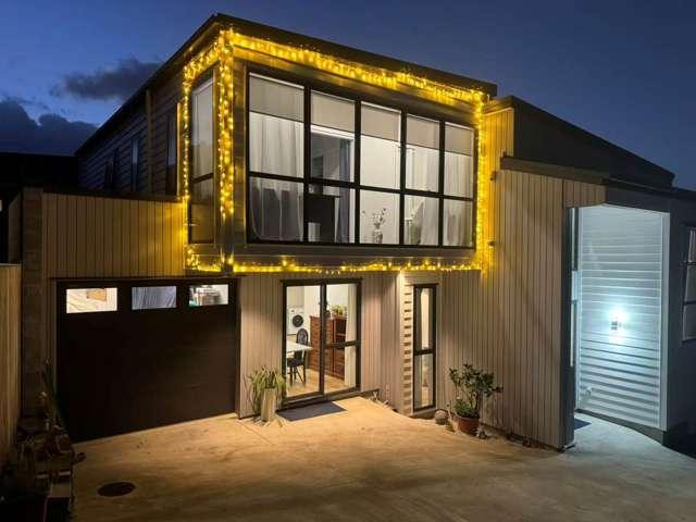154 Luckens Road, West Harbour, Waitakere City