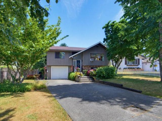 15578 Poplar Drive, Surrey, BC, V4A 5H8 house for sale | Listing ID R3139 | Royal LePage