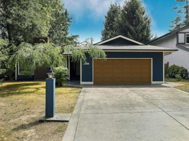 1558 Avenue, Surrey, BC, V3R 7R2 house for sale | Listing ID R3149 | Royal LePage
