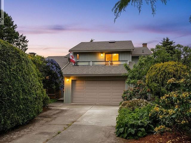 1558 Agnew Ave Saanich, British Columbia