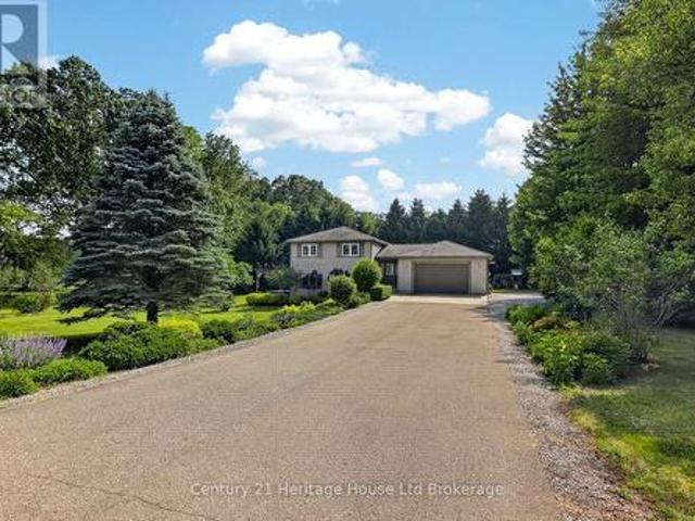 1567 Forestry Farm Road, Norfolk, ON, N0G 1G0 house for sale | Listing ID X13437 | Royal LePage