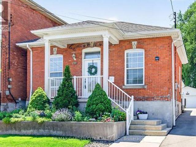 156 Simcoe Street E, Hamilton, ON, L8L 3N8 house for sale | Listing ID X13572 | Royal LePage