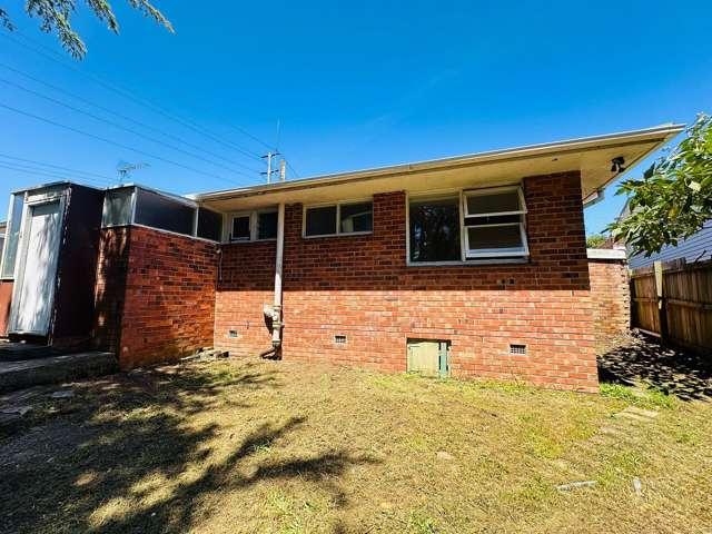 156 Sunset Road, Totara Vale, North Shore City
