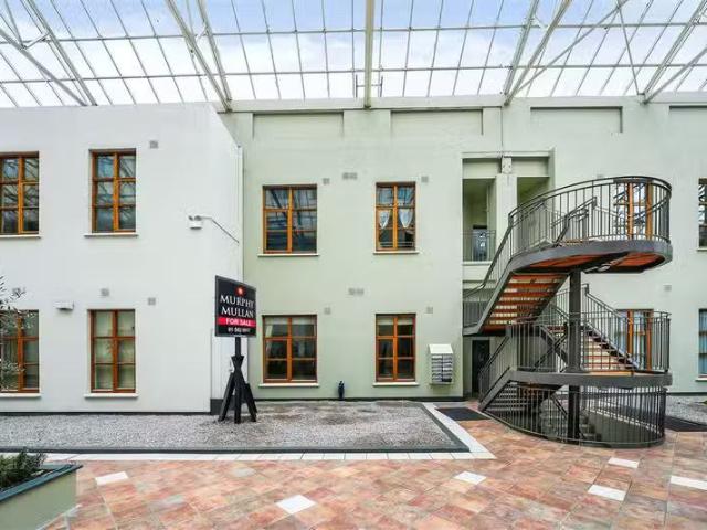 156 The Willows, Winter Garden, Pearse Street, Dublin 2, D02 X.