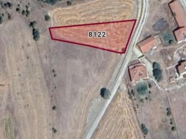 1574 m2 imarlı arsa